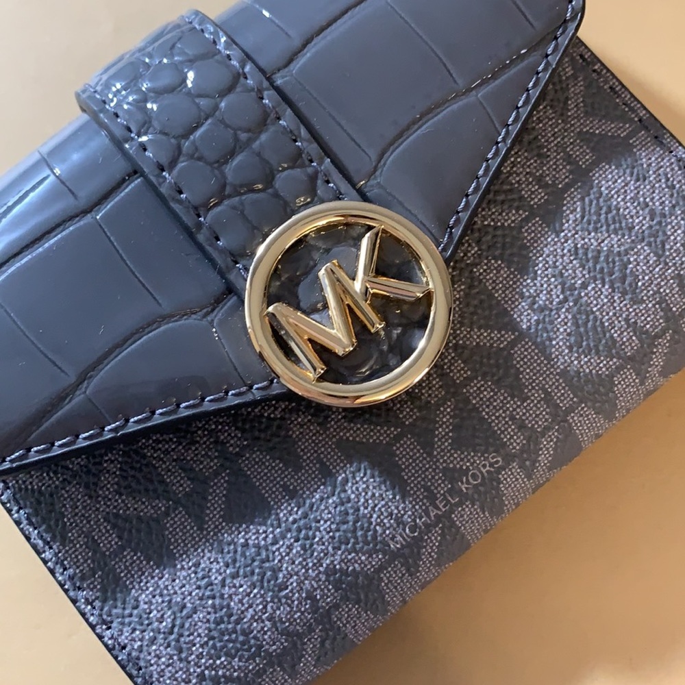 MICHAEL KORS CARMEN MEDIUM FLAP BIFOLD WALLET HEATHER GREY MULTI - Picture 3 of 14